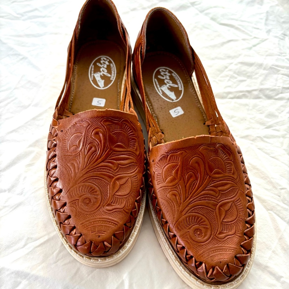 Itzel Huarache Mexican Sandal Hand Made Tooled Slip On Leather Comfy Size 6 - Picture 5 of 14